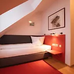 Hotel Am Main 3*