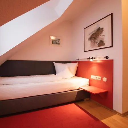 Hotel Am Main 3*