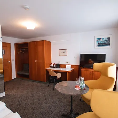 Hotel Am Main 3*